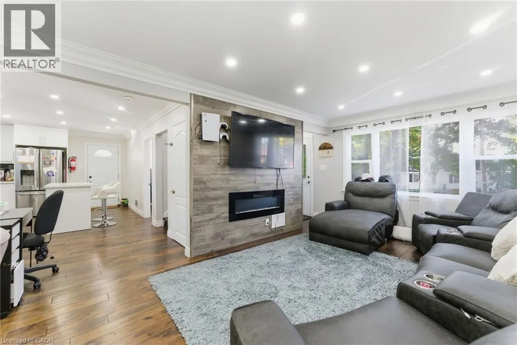 425 UPPER GAGE Avenue Unit# 1, #1
