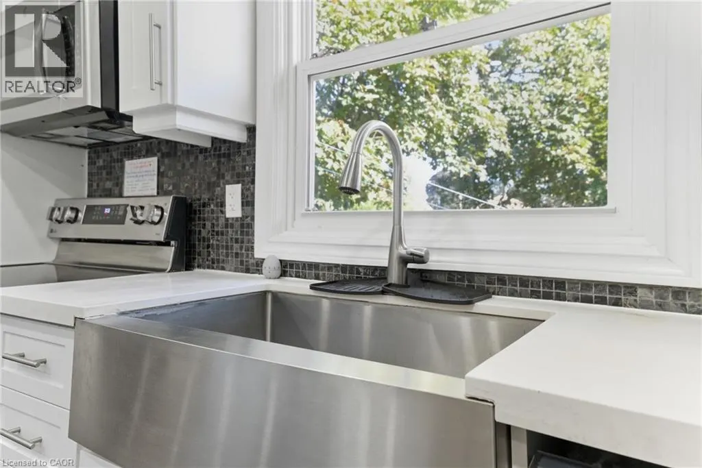 425 UPPER GAGE Avenue Unit# 1, #1