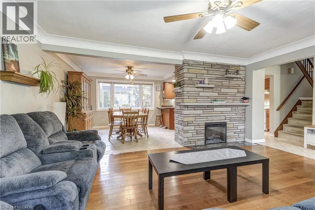 68 ALDERCREST Avenue