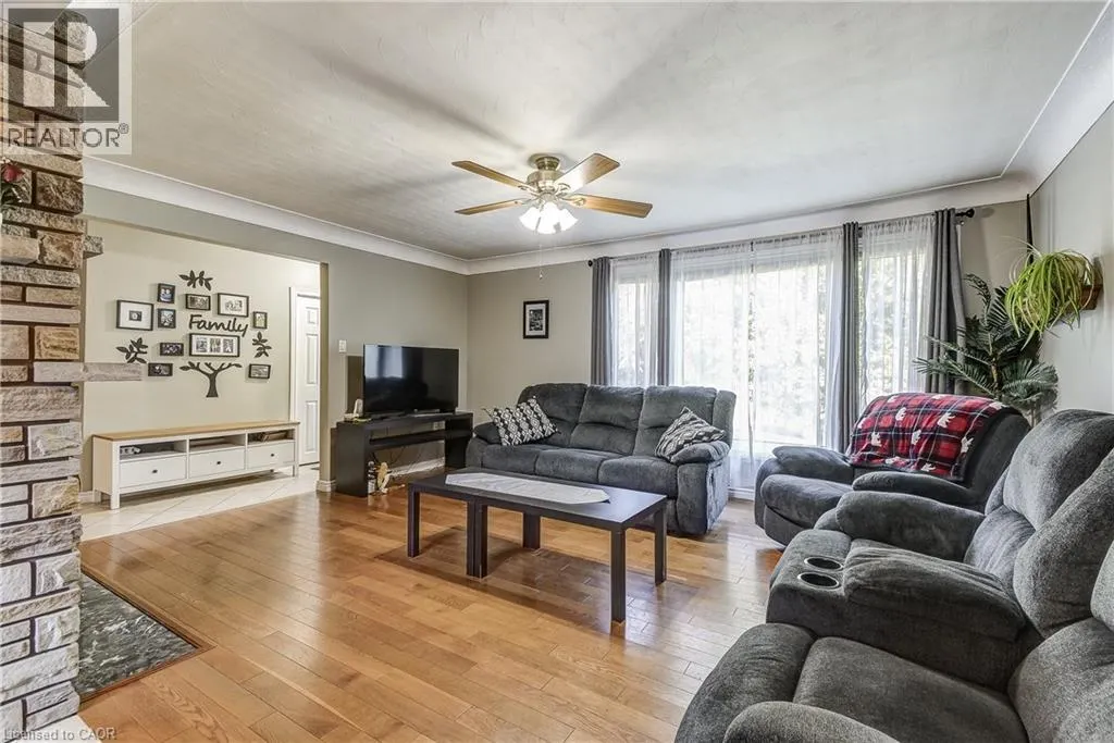 68 ALDERCREST Avenue