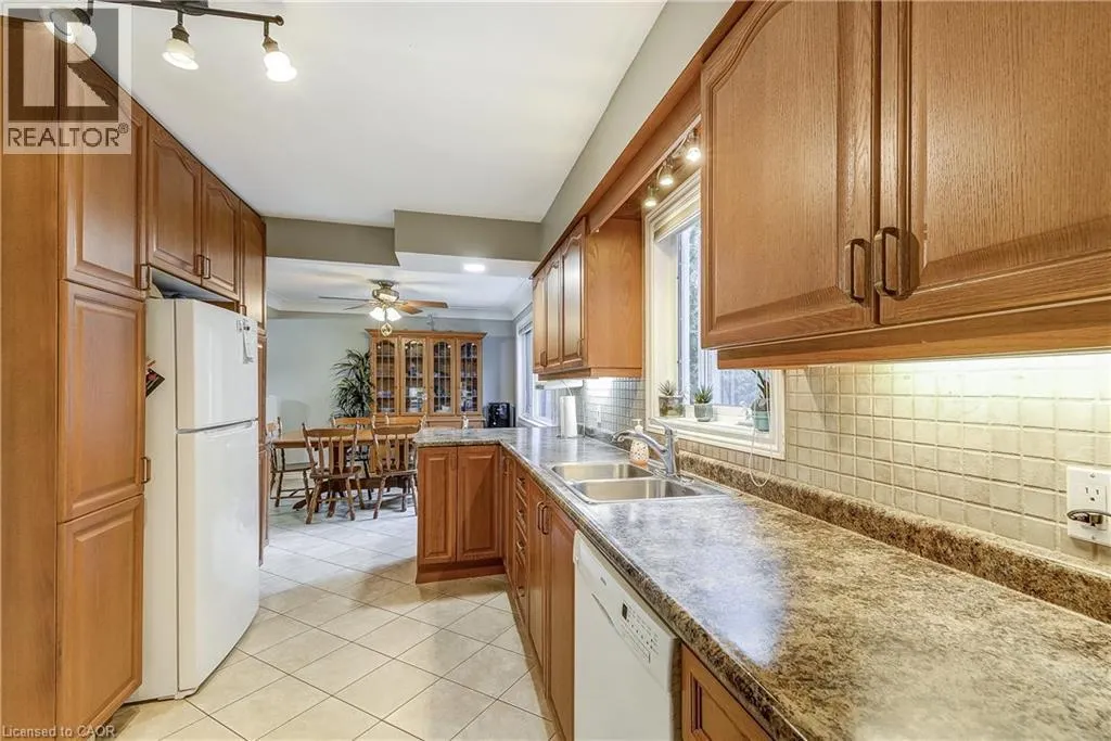 68 ALDERCREST Avenue