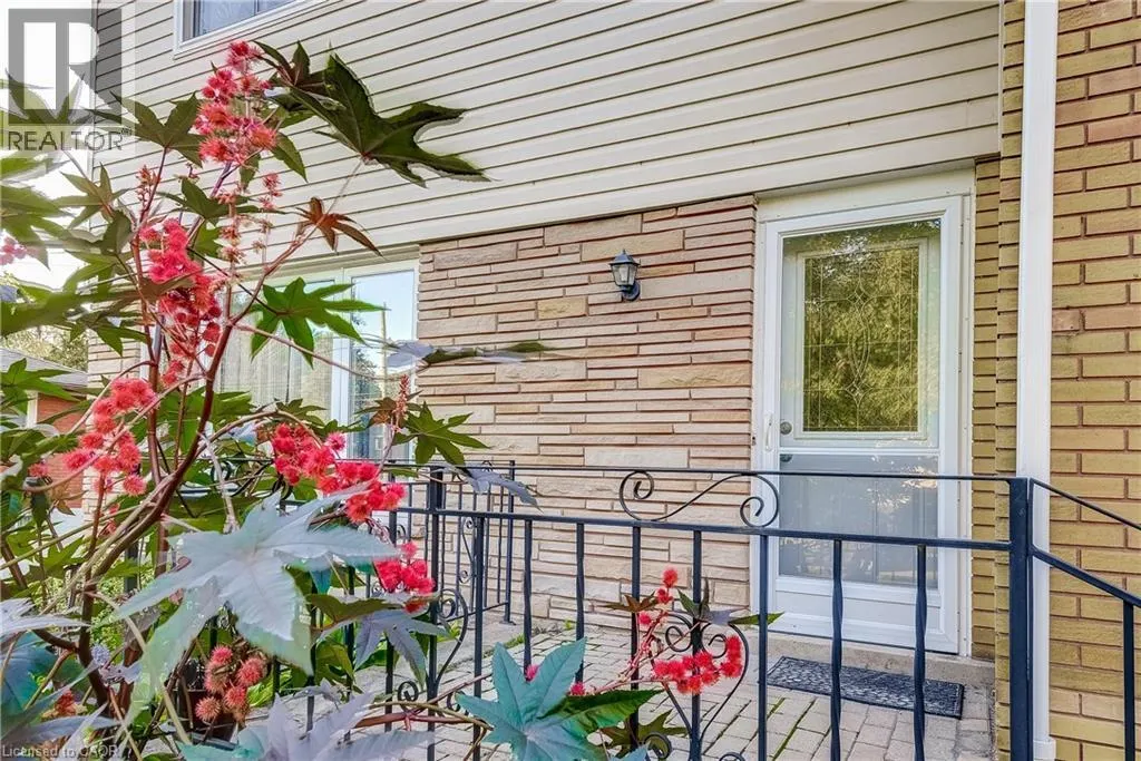 68 ALDERCREST Avenue