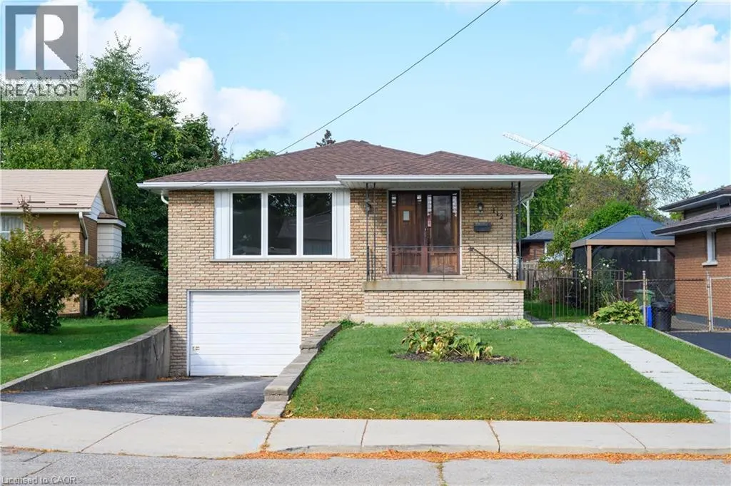 112 PURDY Crescent