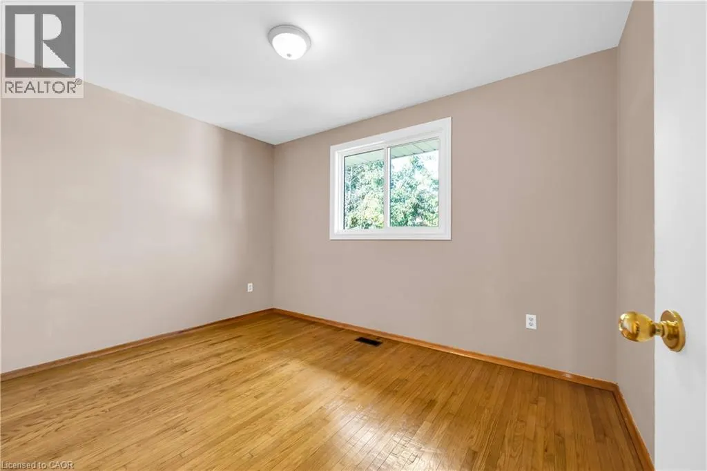 112 PURDY Crescent