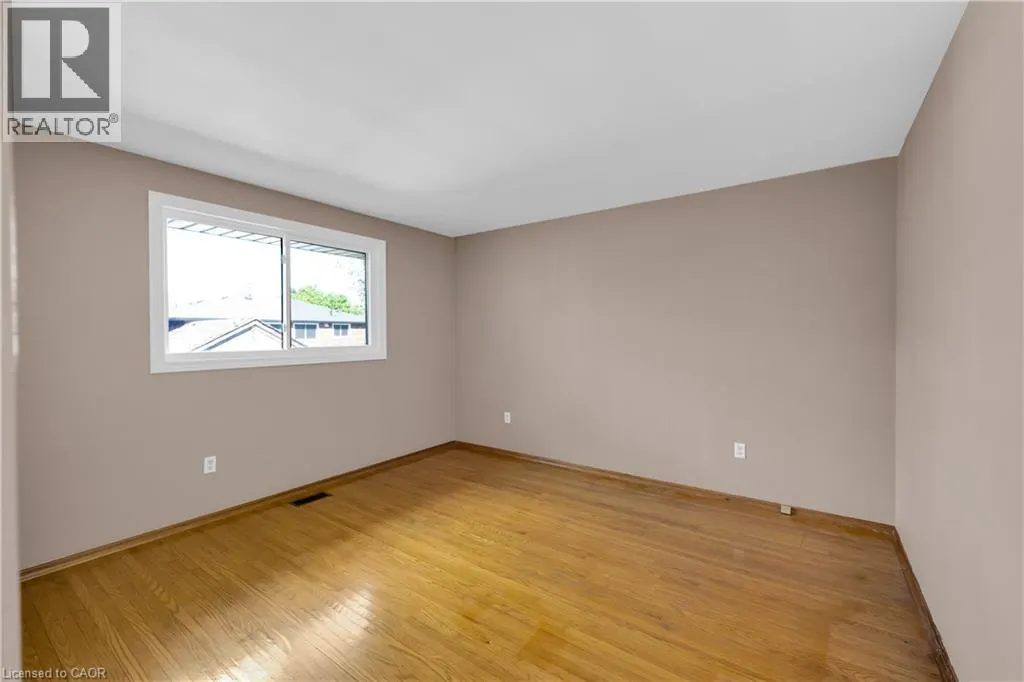 112 PURDY Crescent