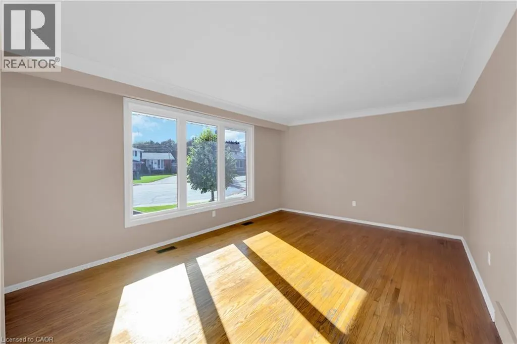 112 PURDY Crescent