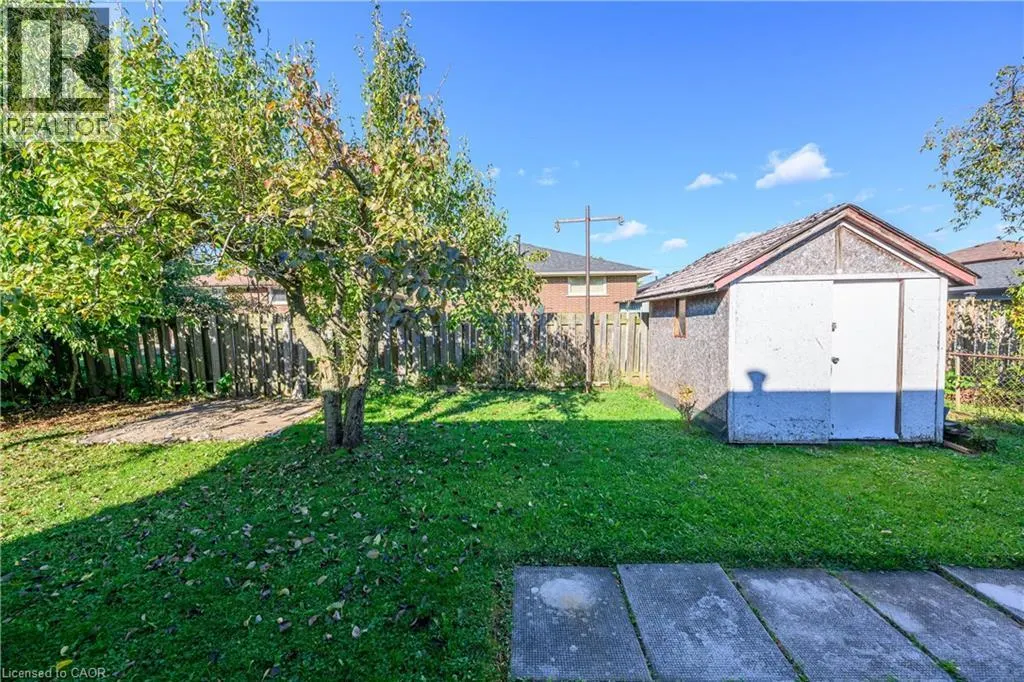 112 PURDY Crescent