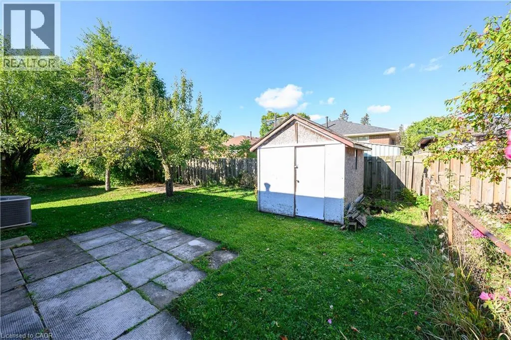 112 PURDY Crescent