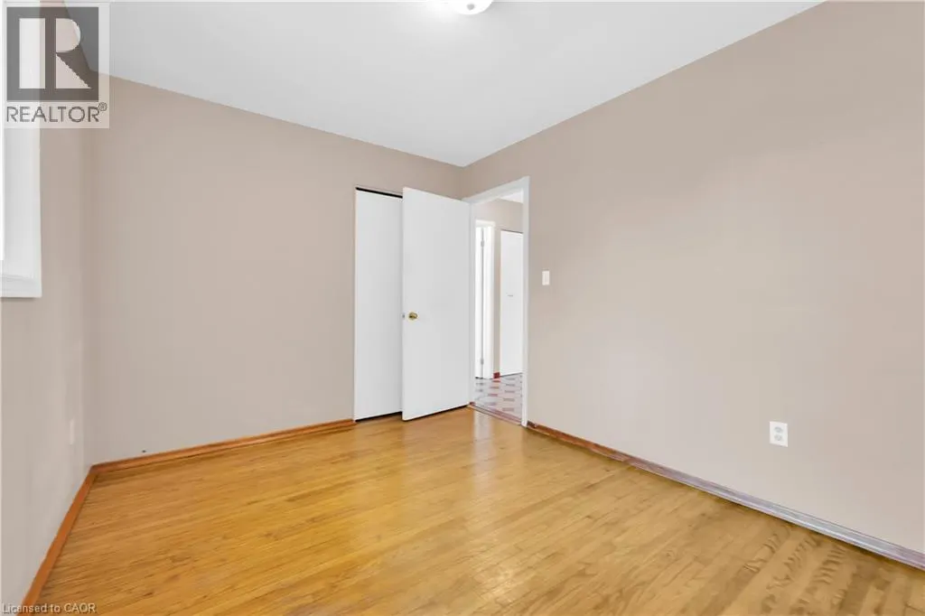 112 PURDY Crescent