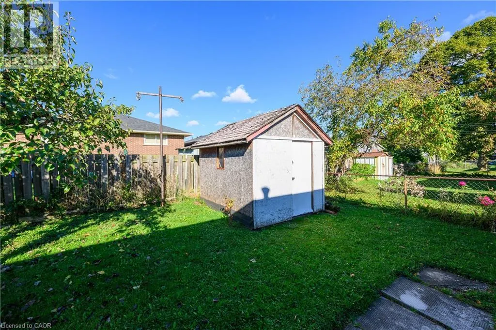 112 PURDY Crescent