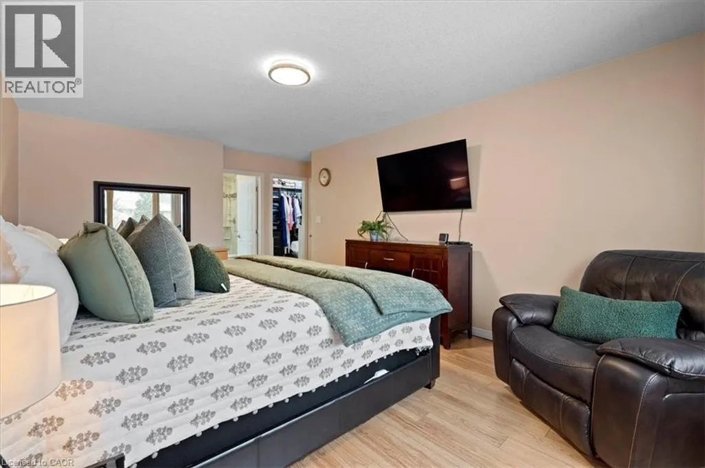 7 CHANDOS Drive