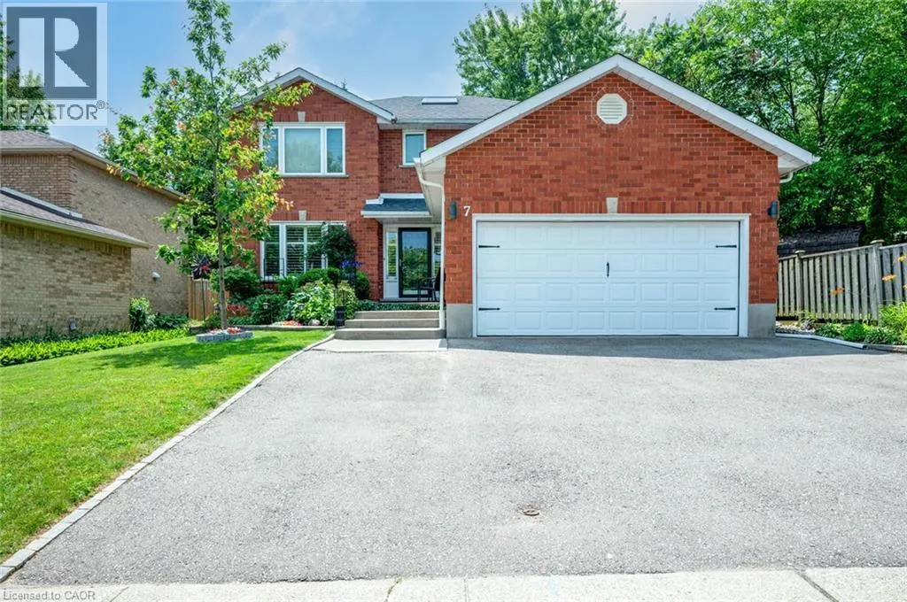 7 CHANDOS Drive