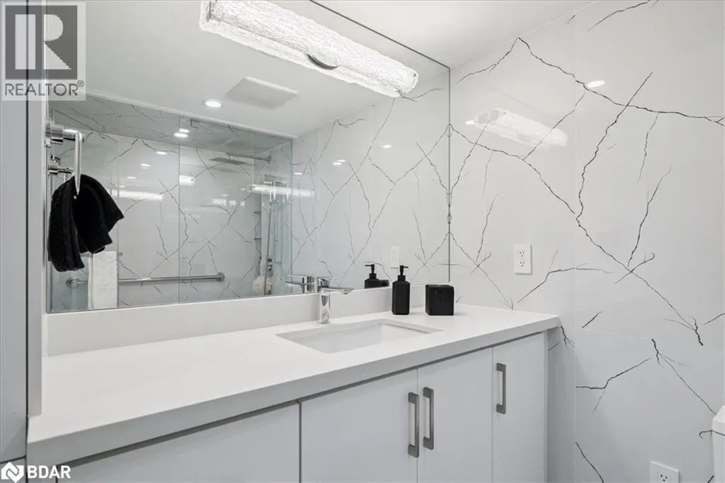 1515 LAKESHORE Road E Unit# 1404, #1404