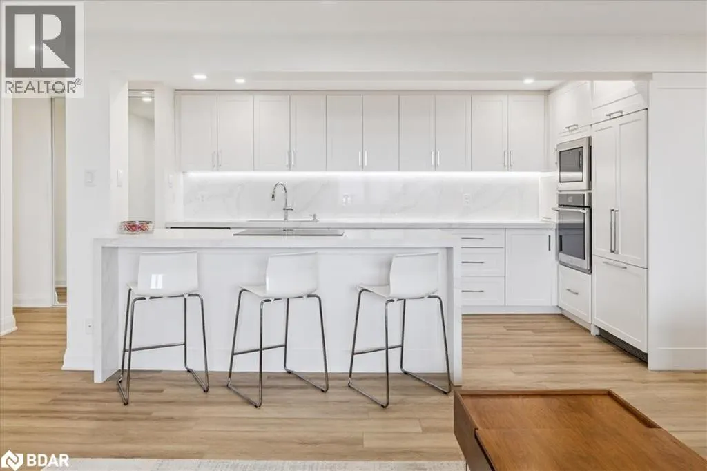1515 LAKESHORE Road E Unit# 1404, #1404