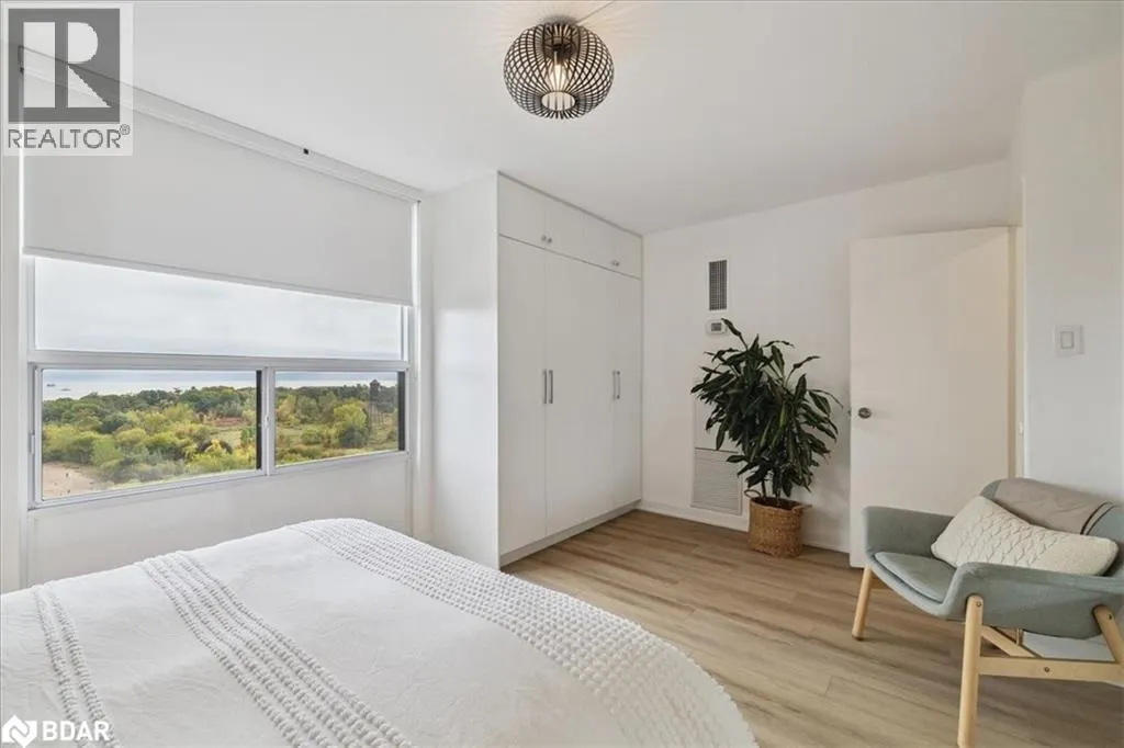 1515 LAKESHORE Road E Unit# 1404, #1404