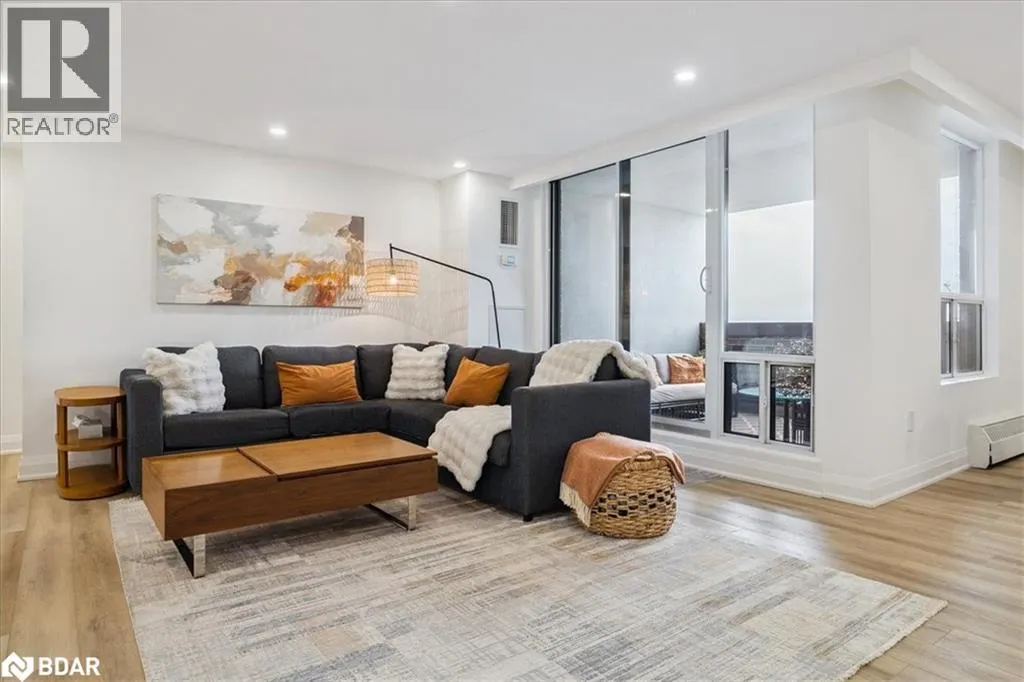1515 LAKESHORE Road E Unit# 1404, #1404