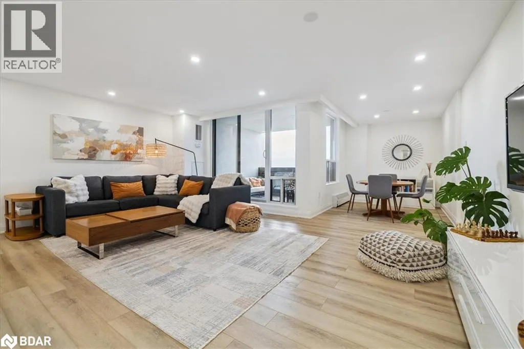 1515 LAKESHORE Road E Unit# 1404, #1404