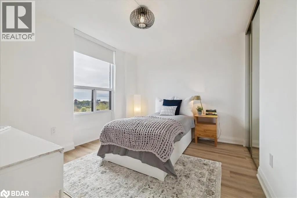 1515 LAKESHORE Road E Unit# 1404, #1404