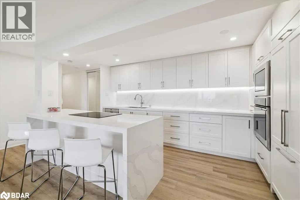 1515 LAKESHORE Road E Unit# 1404, #1404