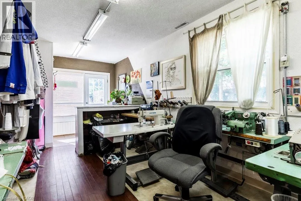 723 HYDE Road