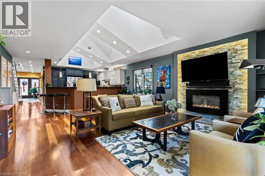 4 KARSAM Court