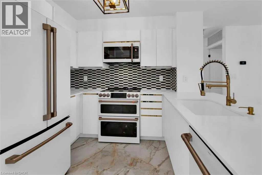 190 MANITOBA Street Unit# 710, #710