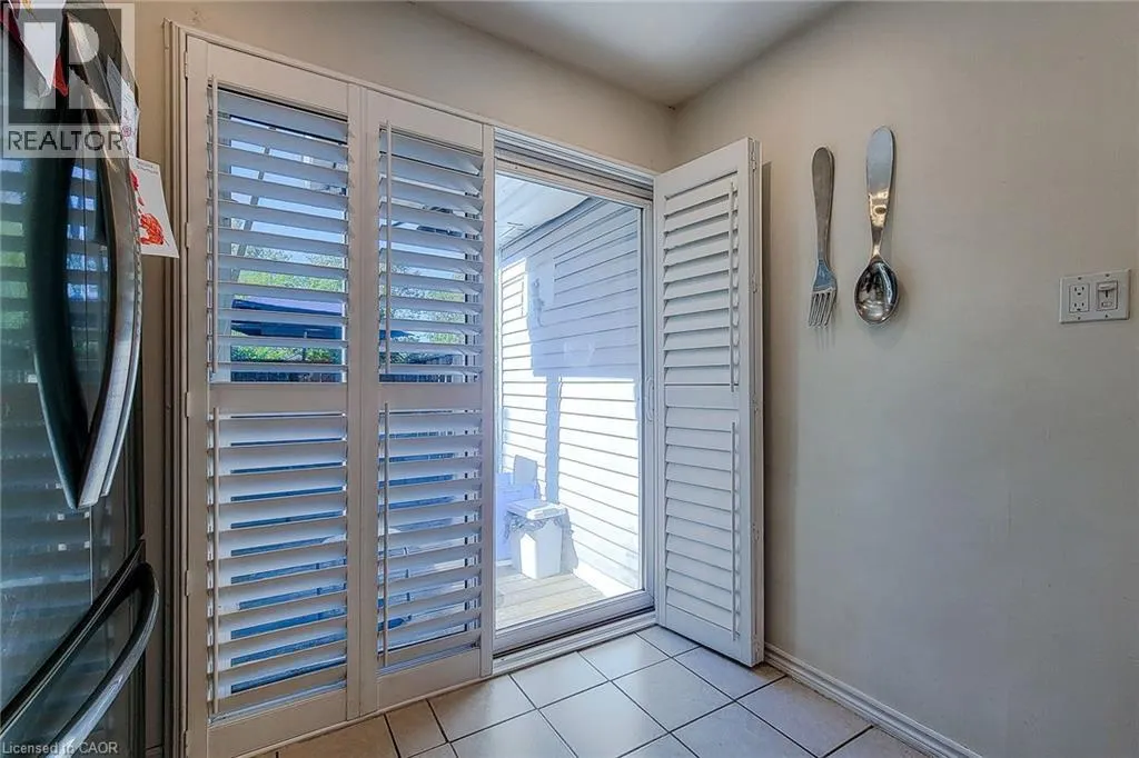 86 EAST 18TH Street