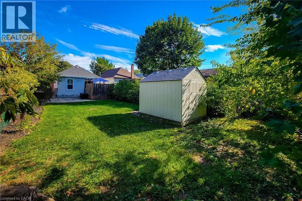 86 EAST 18TH Street