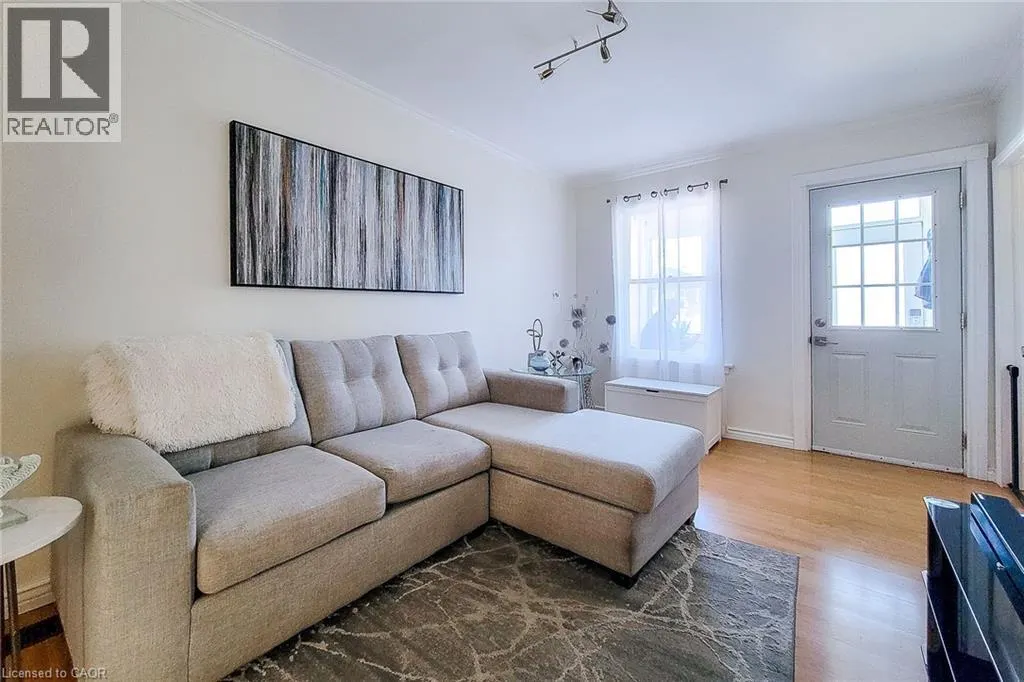 86 EAST 18TH Street