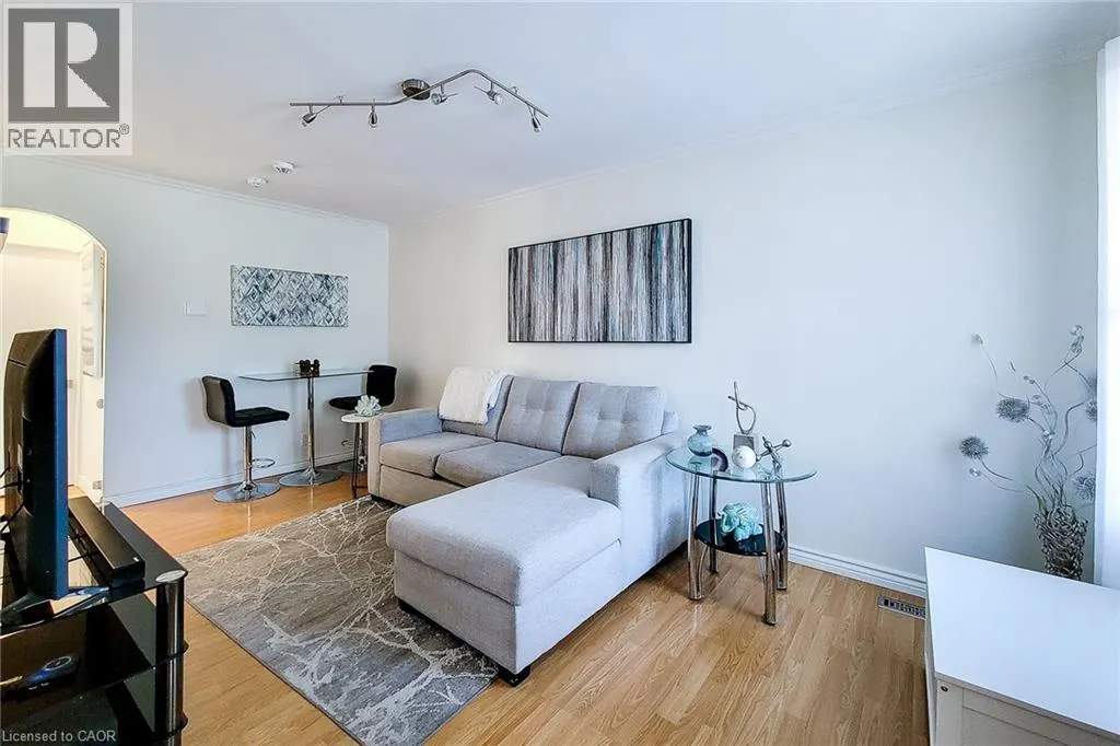 86 EAST 18TH Street