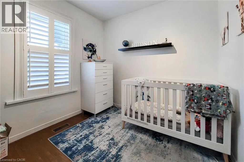 86 EAST 18TH Street