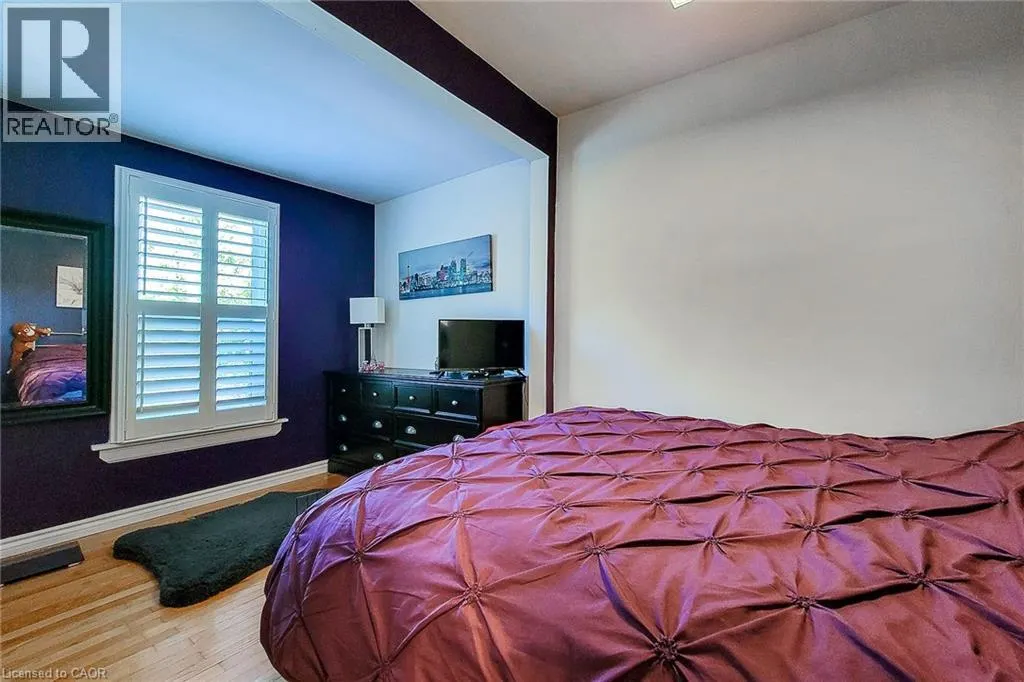 86 EAST 18TH Street