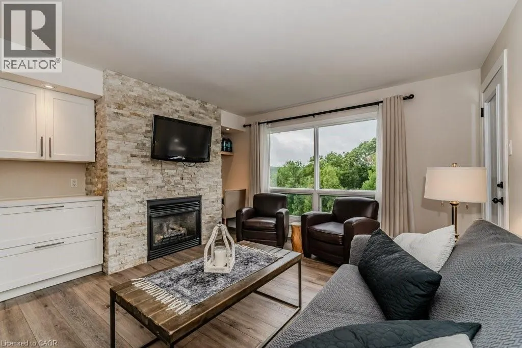 1235 DEERHURST Drive Unit# 54-305, #54-305