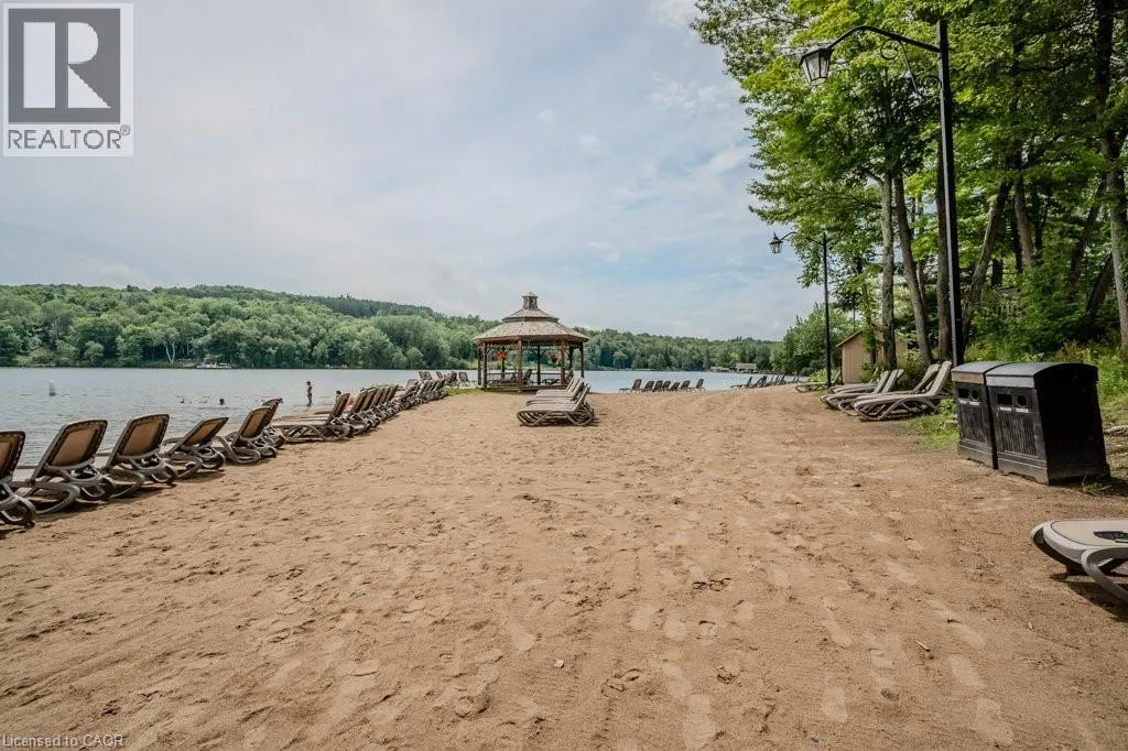 1235 DEERHURST Drive Unit# 54-305, #54-305