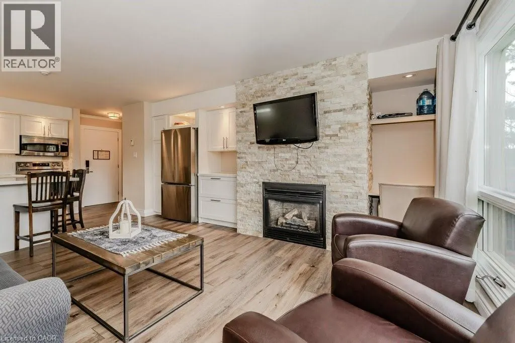 1235 DEERHURST Drive Unit# 54-305, #54-305
