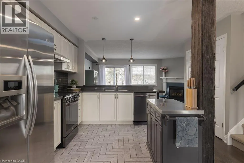 65 FAIRWOOD Place W