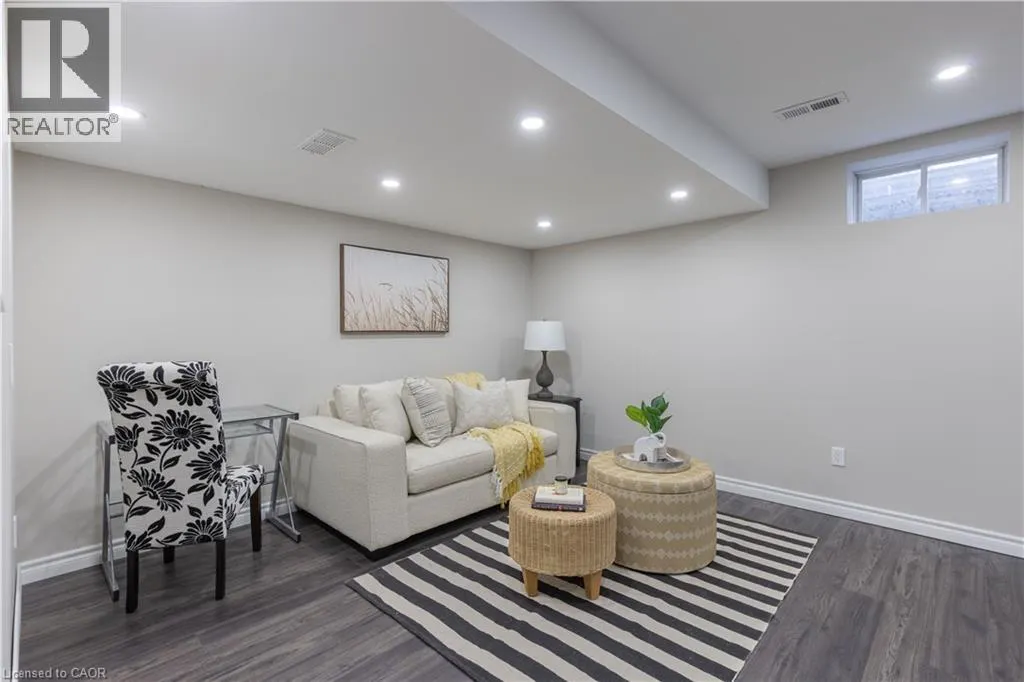 65 FAIRWOOD Place W