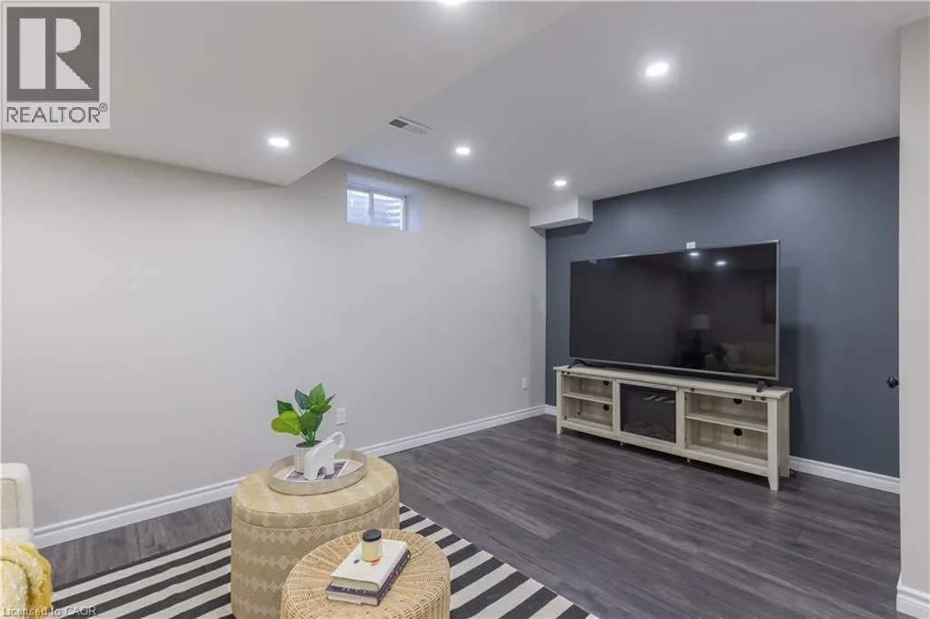 65 FAIRWOOD Place W