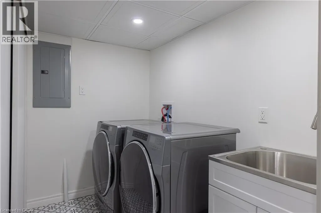 65 FAIRWOOD Place W