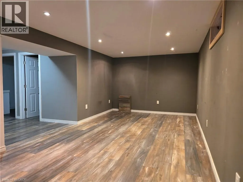 127 CURRIE Street