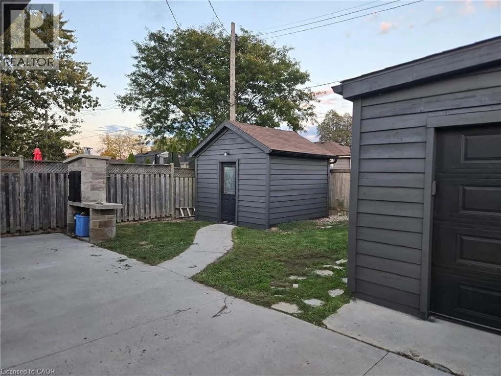 127 CURRIE Street