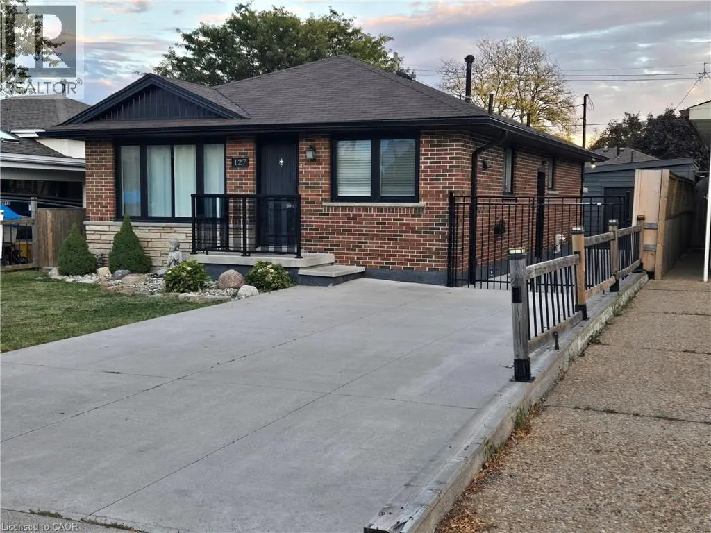 127 CURRIE Street
