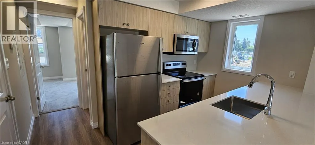 410 NORTHFIELD Drive W Unit# E18, #E18