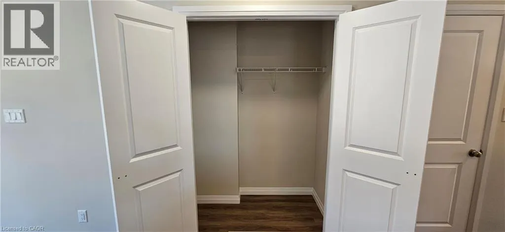 410 NORTHFIELD Drive W Unit# E18, #E18