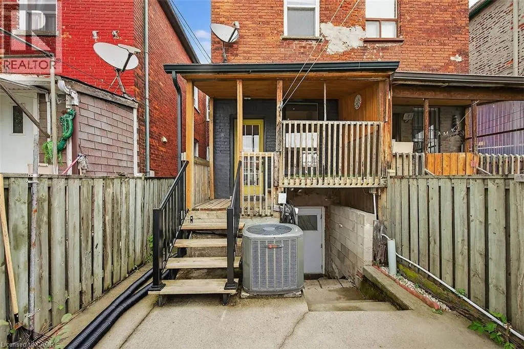 690 DUFFERIN Street