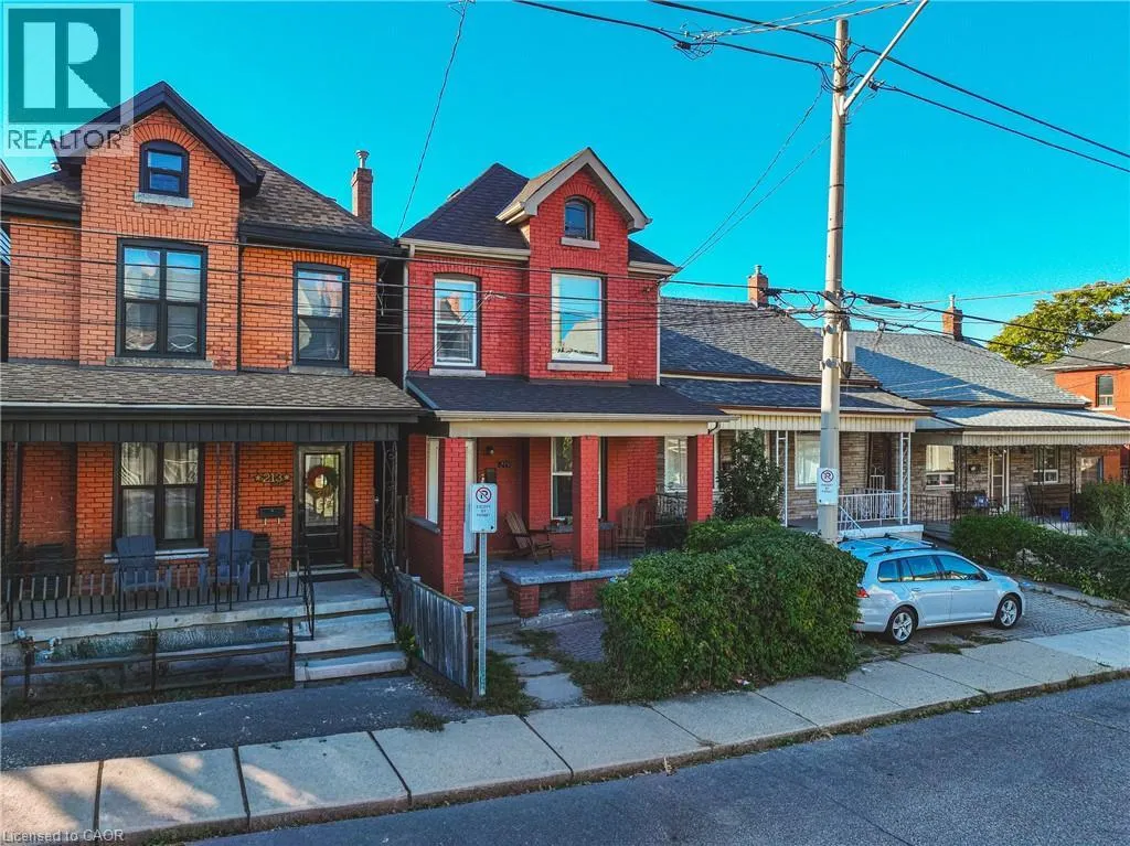 215 MARY Street
