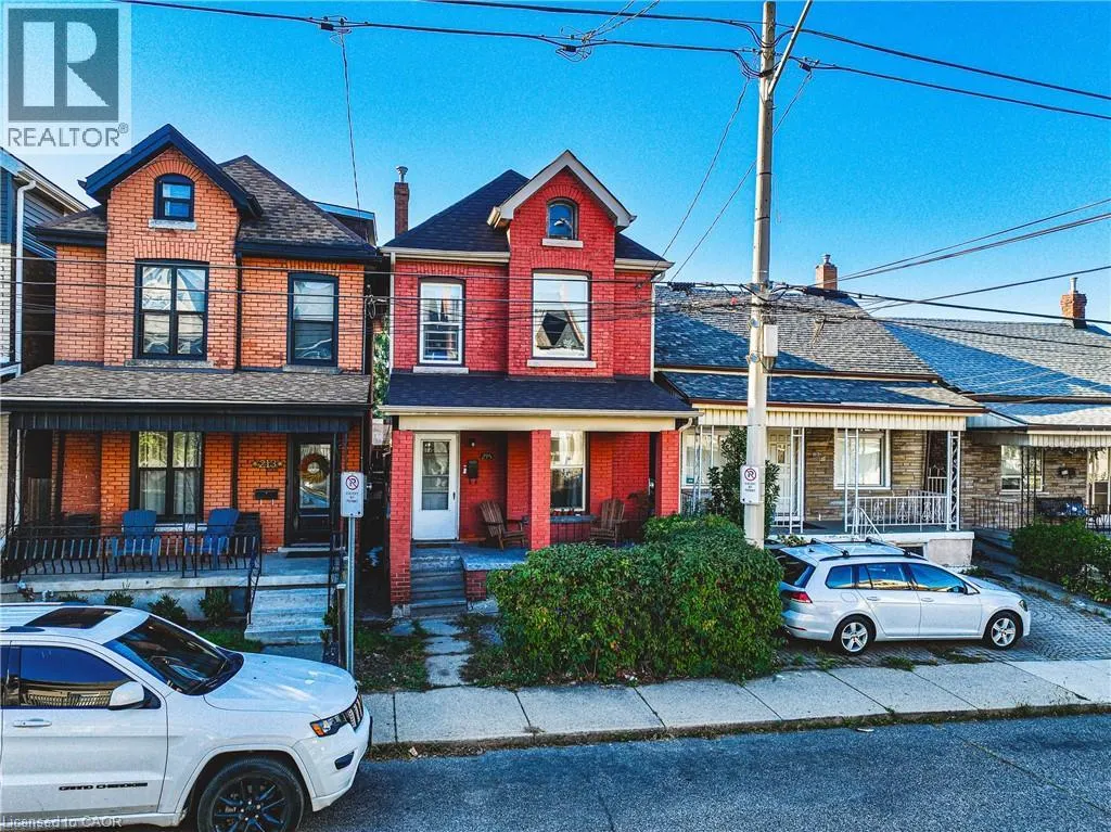 215 MARY Street