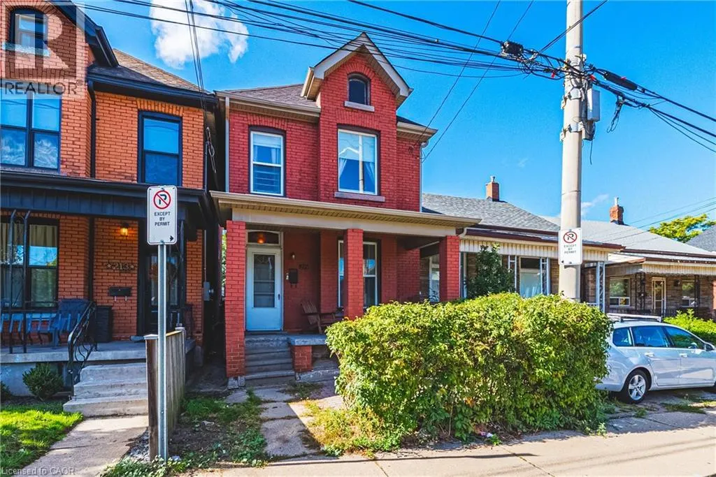 215 MARY Street
