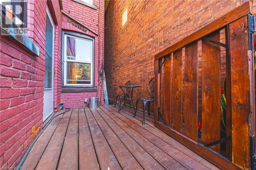 215 MARY Street