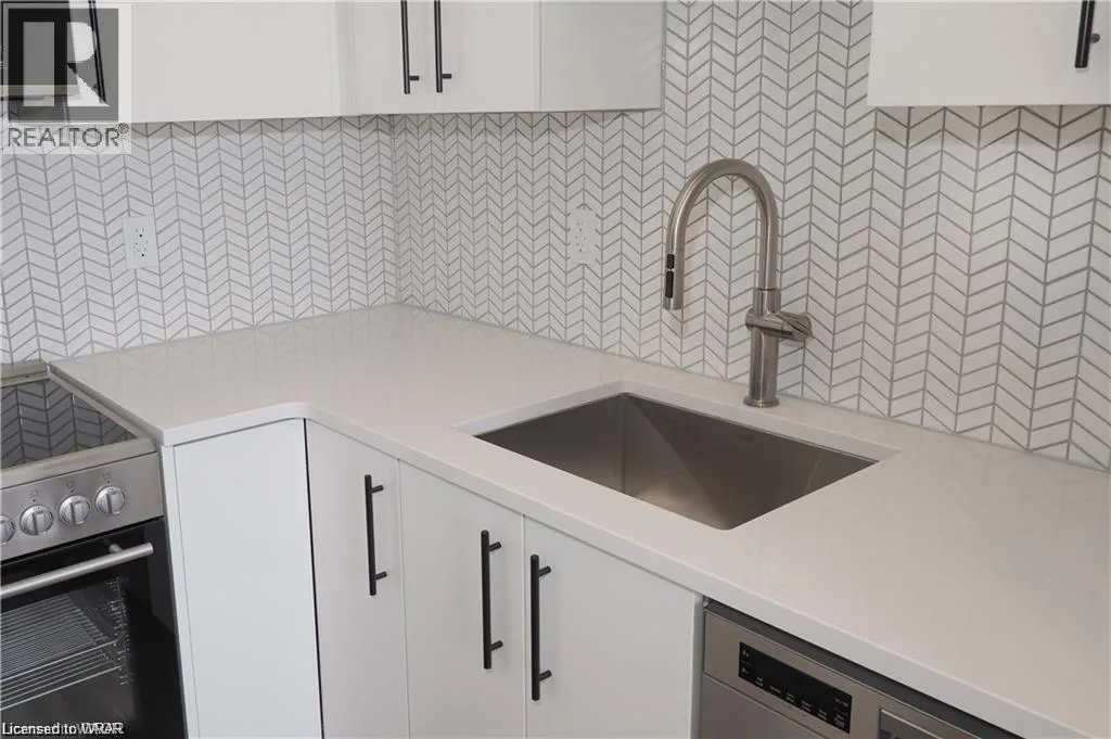 15 WELLINGTON Street S Unit# 1110, #1110
